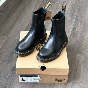 Dr Martens High Chelsea Boots Smooth Black Leather 2976 HI Size 6 Womens